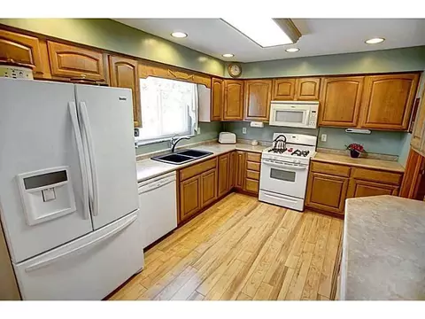 553 Candace Dr, Springfield, OH 45504 photo 8