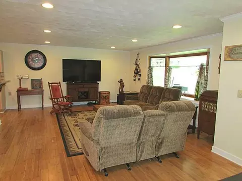 3438 Colonial Dr, Springfield, OH 45504 photo 3
