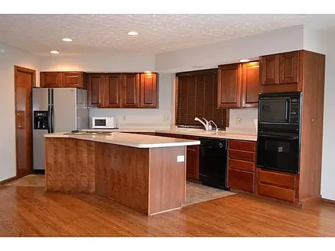 766 Peshek Ln, Springfield, OH 45506 photo 9