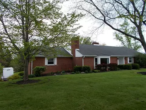 2890 Fox Holw, Springfield, OH 45502 photo 2