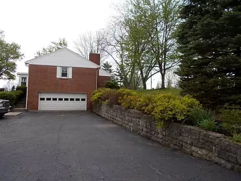 2890 Fox Holw, Springfield, OH 45502 photo 4