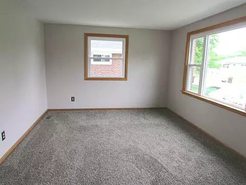 4822 Curtis Dr, Springfield, OH 45503 photo 3