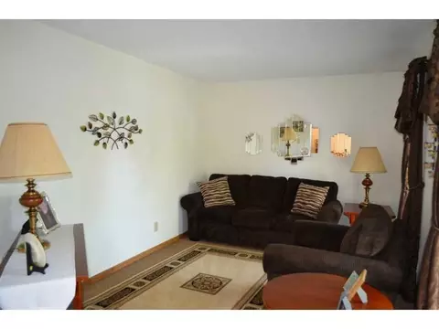 1057 Spring Fls, Springfield, OH 45502 photo 6