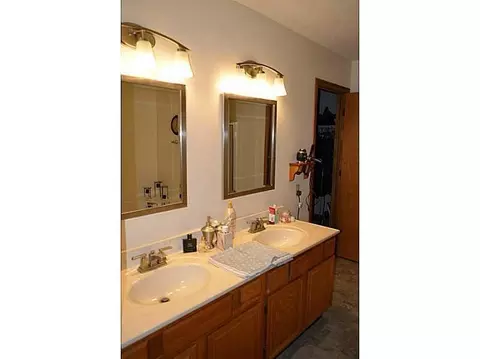 1057 Spring Fls, Springfield, OH 45502 photo 11