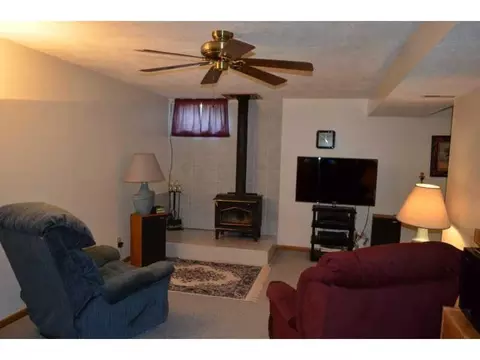 1057 Spring Fls, Springfield, OH 45502 photo 8