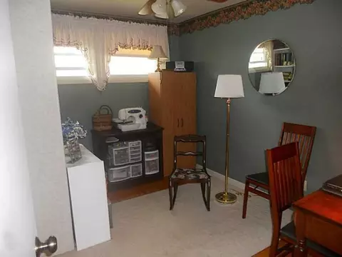 4698 E Ridgewood Rd, Springfield, OH 45503 photo 8