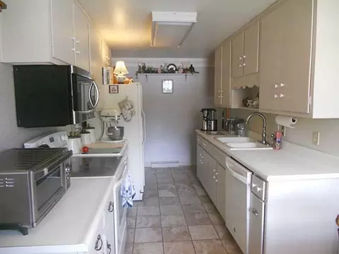 4698 E Ridgewood Rd, Springfield, OH 45503 photo 5