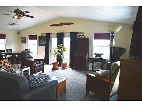6550 N Hampton Rd, Springfield, OH 45502 photo 3