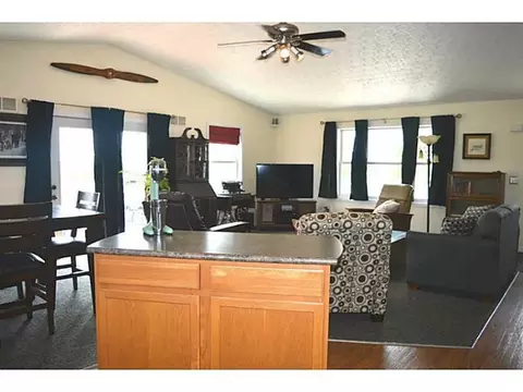 6550 N Hampton Rd, Springfield, OH 45502 photo 9