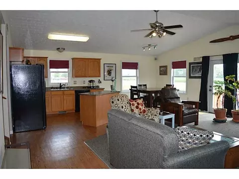 6550 N Hampton Rd, Springfield, OH 45502 photo 2