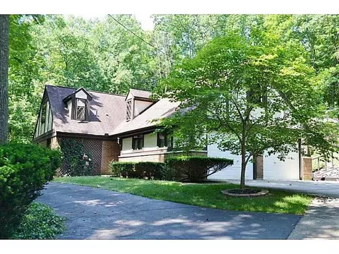 527 Aberfelda Dr, Springfield, OH 45504 photo 2