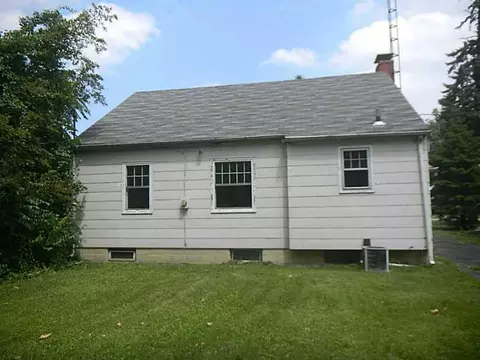 1731 Crestview Dr, Springfield, OH 45504 photo 2