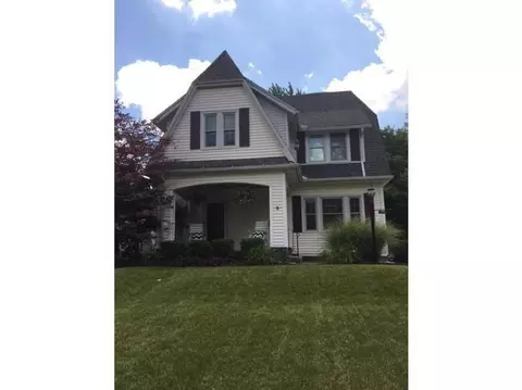 135 S Kensington Pl, Springfield, OH 45504 photo 1