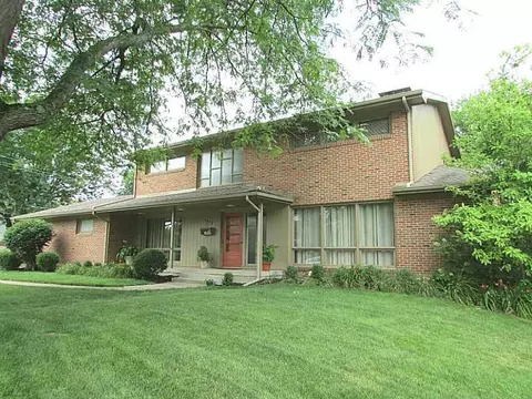 2637 Carousel Dr, Springfield, OH 45503 photo 1