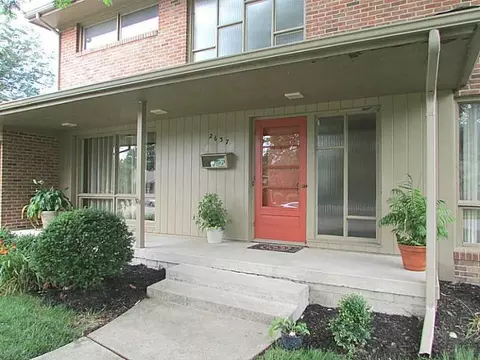 2637 Carousel Dr, Springfield, OH 45503 photo 2
