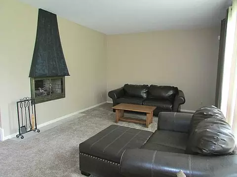 2637 Carousel Dr, Springfield, OH 45503 photo 4