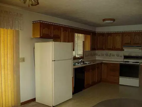1604 Meadowview Dr, Celina, OH 45822 photo 3