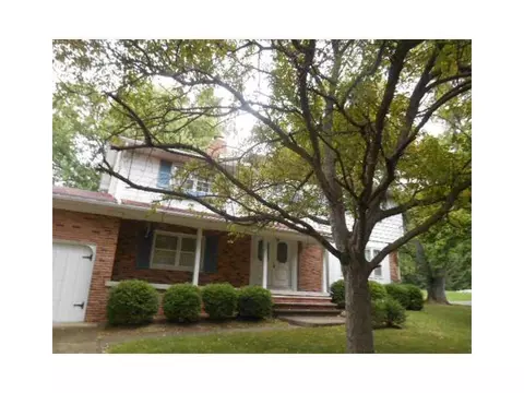 220 Thomaston Trl, Springfield, OH 45503 photo 2