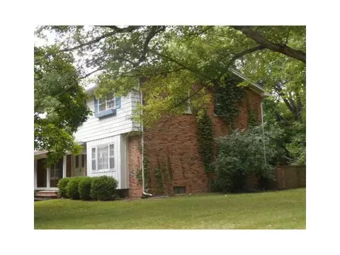220 Thomaston Trl, Springfield, OH 45503 photo 4