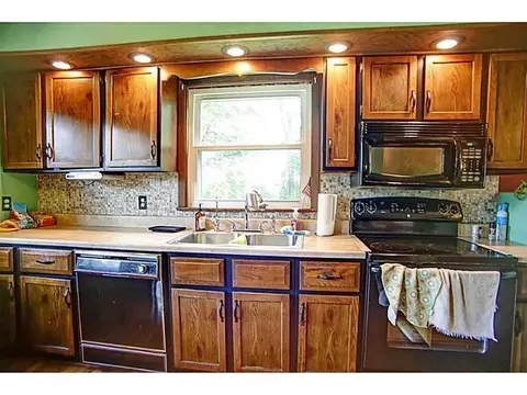 2520 E Home Rd, Springfield, OH 45503 photo 3