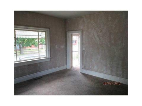 323 E Franklin, Kenton, OH 43326 photo 6