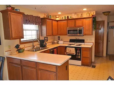 678 Timberview, Springfield, OH 45502 photo 8