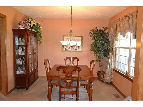 678 Timberview, Springfield, OH 45502 photo 10