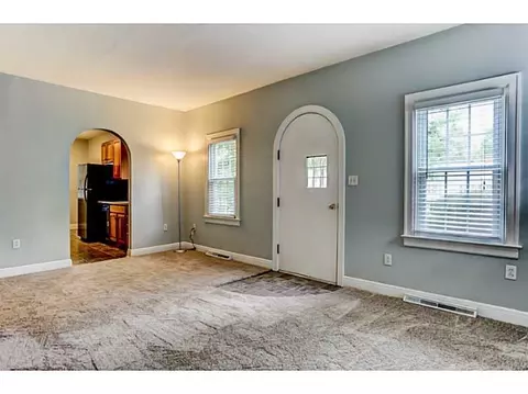 803 Snowhill Blvd, Springfield, OH 45504 photo 4