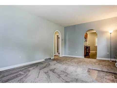 803 Snowhill Blvd, Springfield, OH 45504 photo 5