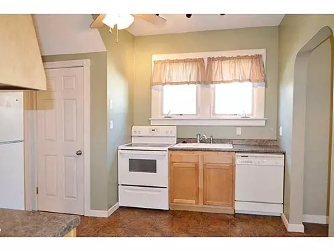 1328 N Limestone St, Springfield, OH 45503 photo 9