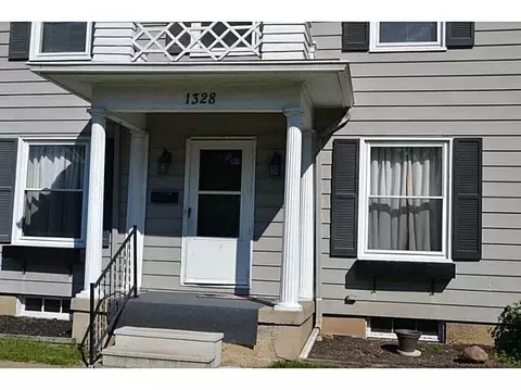 1328 N Limestone St, Springfield, OH 45503 photo 2