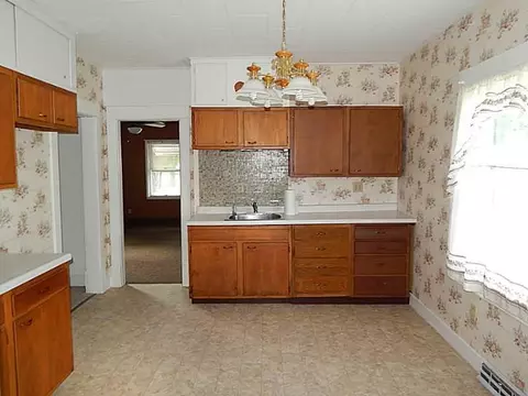 229 N Clairmont Ave, Springfield, OH 45503 photo 9