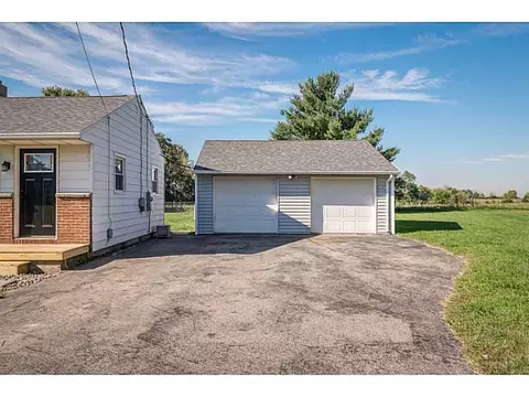 3615 S Tecumseh, Springfield, OH 45502 photo 2