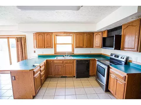 8335 Springfield Jamestown, Springfield, OH 45502 photo 6