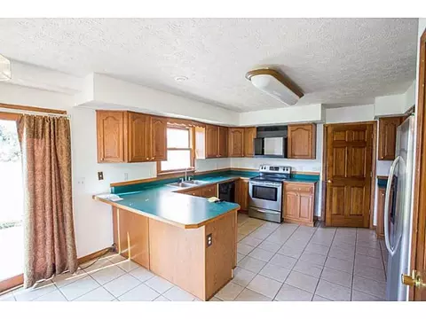 8335 Springfield Jamestown, Springfield, OH 45502 photo 5