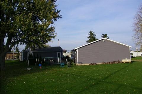492 E Main St, Saint Henry, OH 45883 photo 2