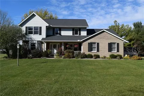2225 E Possum Rd, Springfield, OH 45502 photo 1