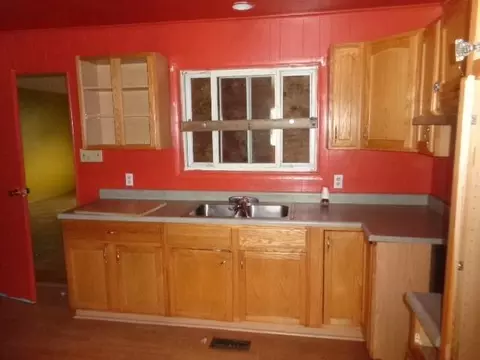 914 Robinson Dr, Springfield, OH 45506 photo 4