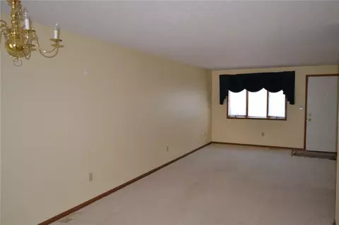 1511 Student, Springfield, OH 45503 photo 3