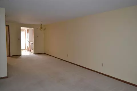 1511 Student, Springfield, OH 45503 photo 2