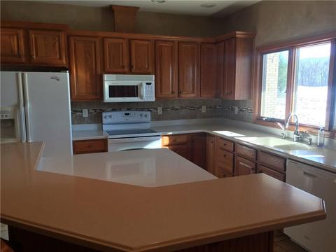 2204 Eaglebrooke Cir, Celina, OH 45822 photo 4