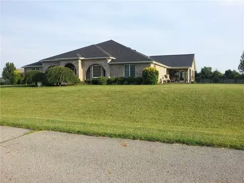 1585 N Star St, Springfield, OH 45504 photo 2