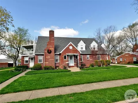 2144 Maiden Ln, Springfield, OH 45504 photo 1