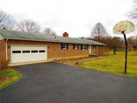 3042 E Possum Rd, Springfield, OH 45502 photo 1