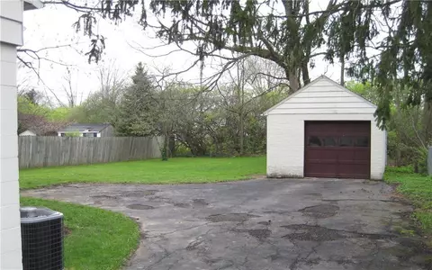 2322 Shawnee Blvd, Springfield, OH 45504 photo 3
