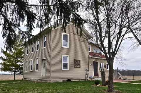 139 Loop Rd, West Manchester, OH 45382 photo 1