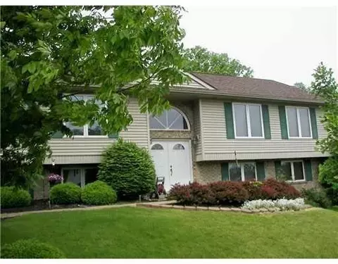 660 Ridgeway Dr, Sidney, OH 45365 photo 1