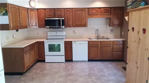 660 Ridgeway Dr, Sidney, OH 45365 photo 3