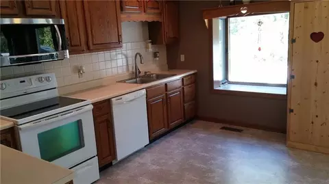 660 Ridgeway Dr, Sidney, OH 45365 photo 2