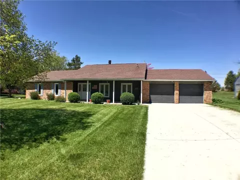 2016 Sandy Ln, Lima, OH 45806 photo 1